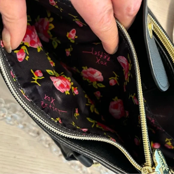 Betsey Johnson Striped Bag with Sequins Medium Sz. New‎ Condition. - Picture 11 of 13